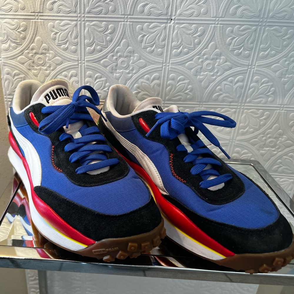 Puma - Picture 3 of 6